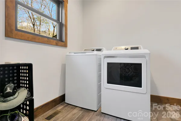 $850,000 | 70 Unvdatlvi Court, Brevard, NC 28712