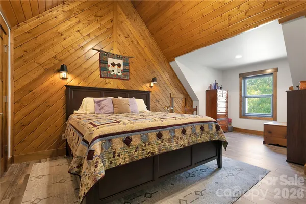 $850,000 | 70 Unvdatlvi Court, Brevard, NC 28712