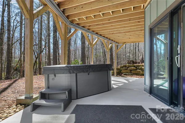 $850,000 | 70 Unvdatlvi Court, Brevard, NC 28712
