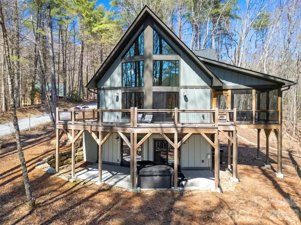 $850,000 | 70 Unvdatlvi Court, Brevard, NC 28712