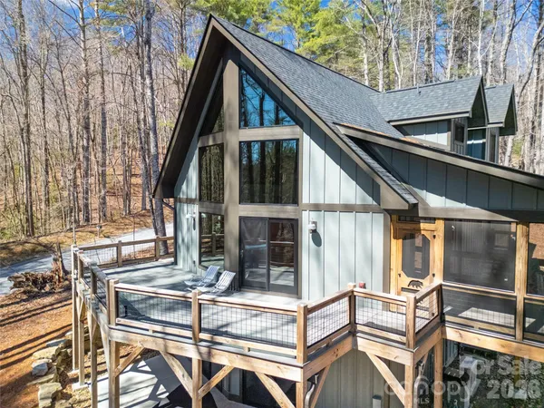 $850,000 | 70 Unvdatlvi Court, Brevard, NC 28712