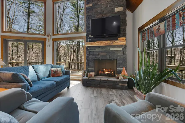 $850,000 | 70 Unvdatlvi Court, Brevard, NC 28712