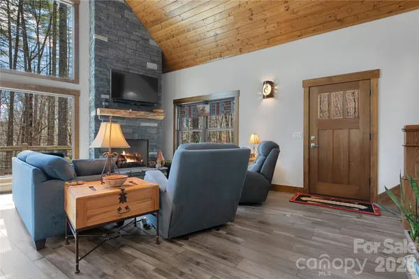 $850,000 | 70 Unvdatlvi Court, Brevard, NC 28712