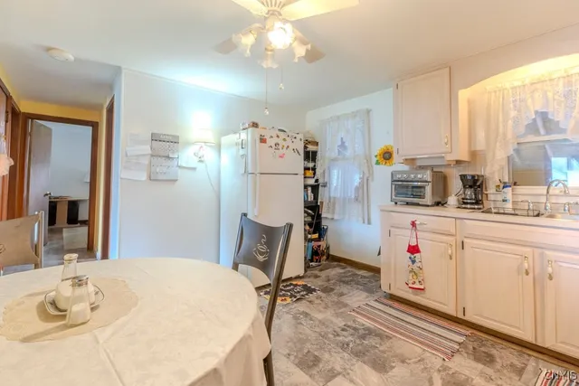 $209,900 | 109 Kendall Drive East, Manlius, NY 13057