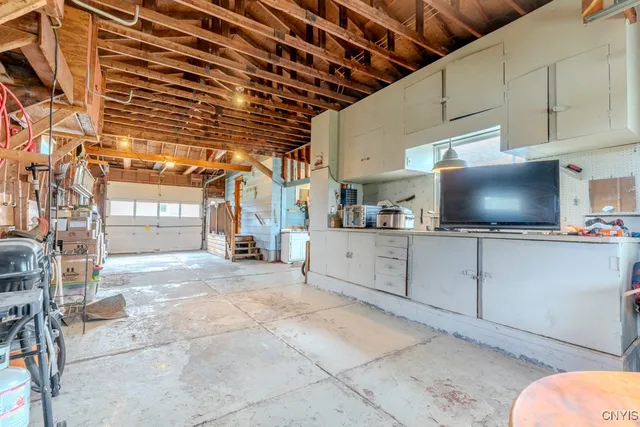 $209,900 | 109 Kendall Drive East, Manlius, NY 13057