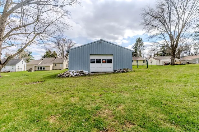 $209,900 | 109 Kendall Drive East, Manlius, NY 13057