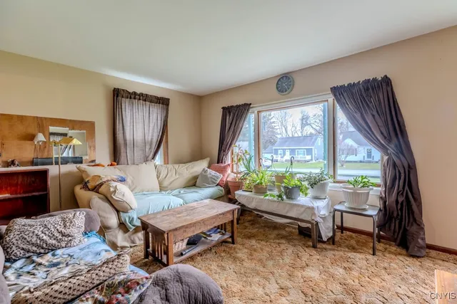 $209,900 | 109 Kendall Drive East, Manlius, NY 13057