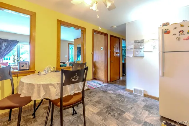 $209,900 | 109 Kendall Drive East, Manlius, NY 13057