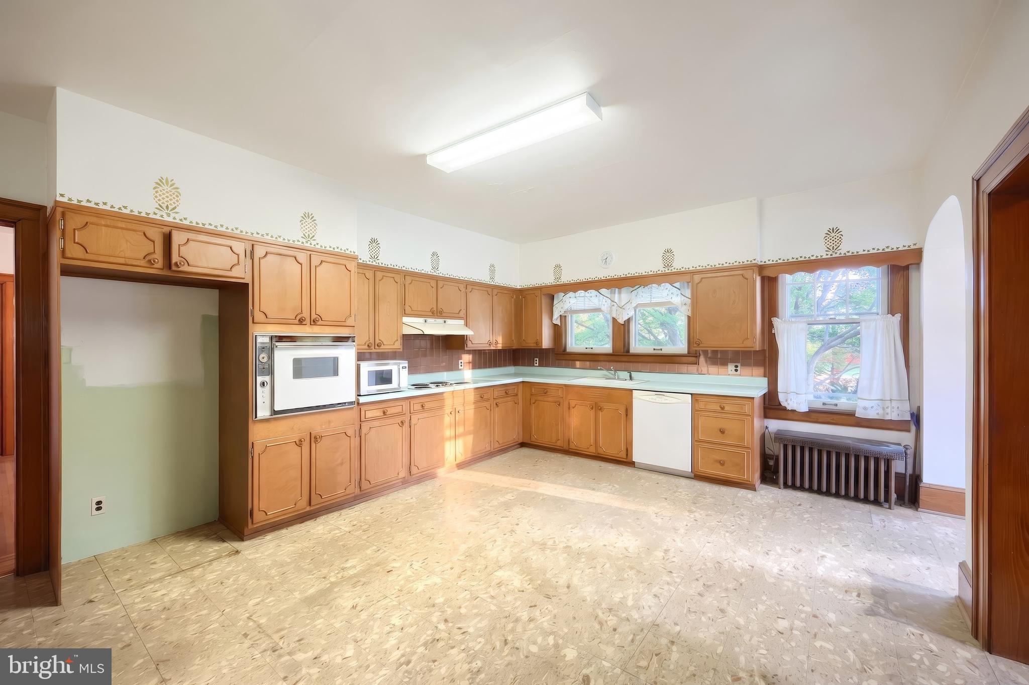 41 West Main Street Fawn Grove, PA 17321 - Photo 13 of 44