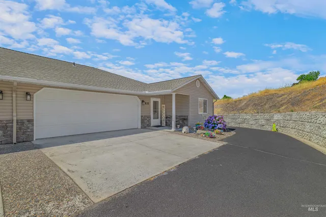 $390,000 | 935 Grelle Avenue, Lewiston, ID 83501