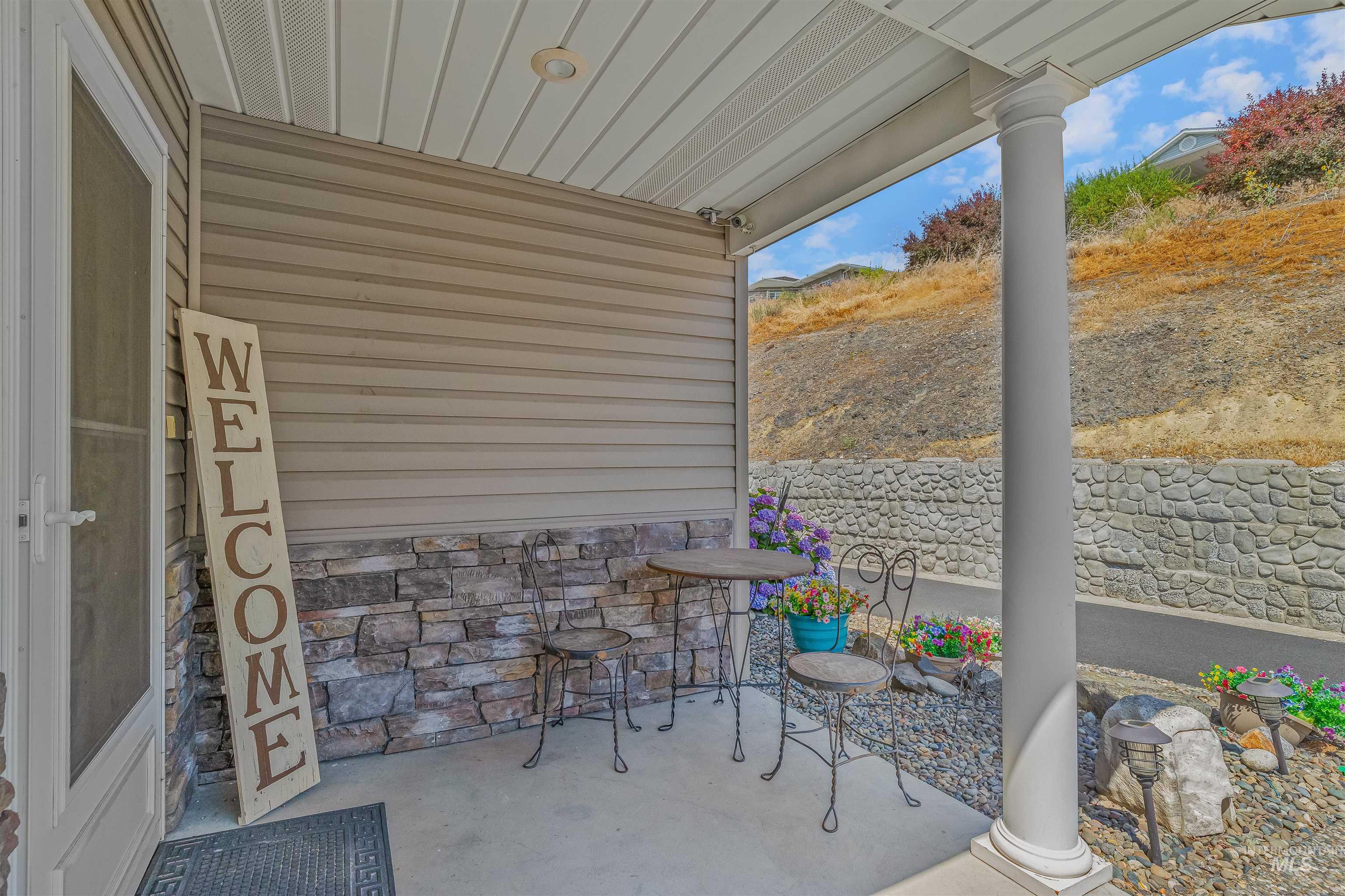 935 Grelle Avenue Lewiston, ID 83501 - Photo 5 of 33 View of patio / terrace