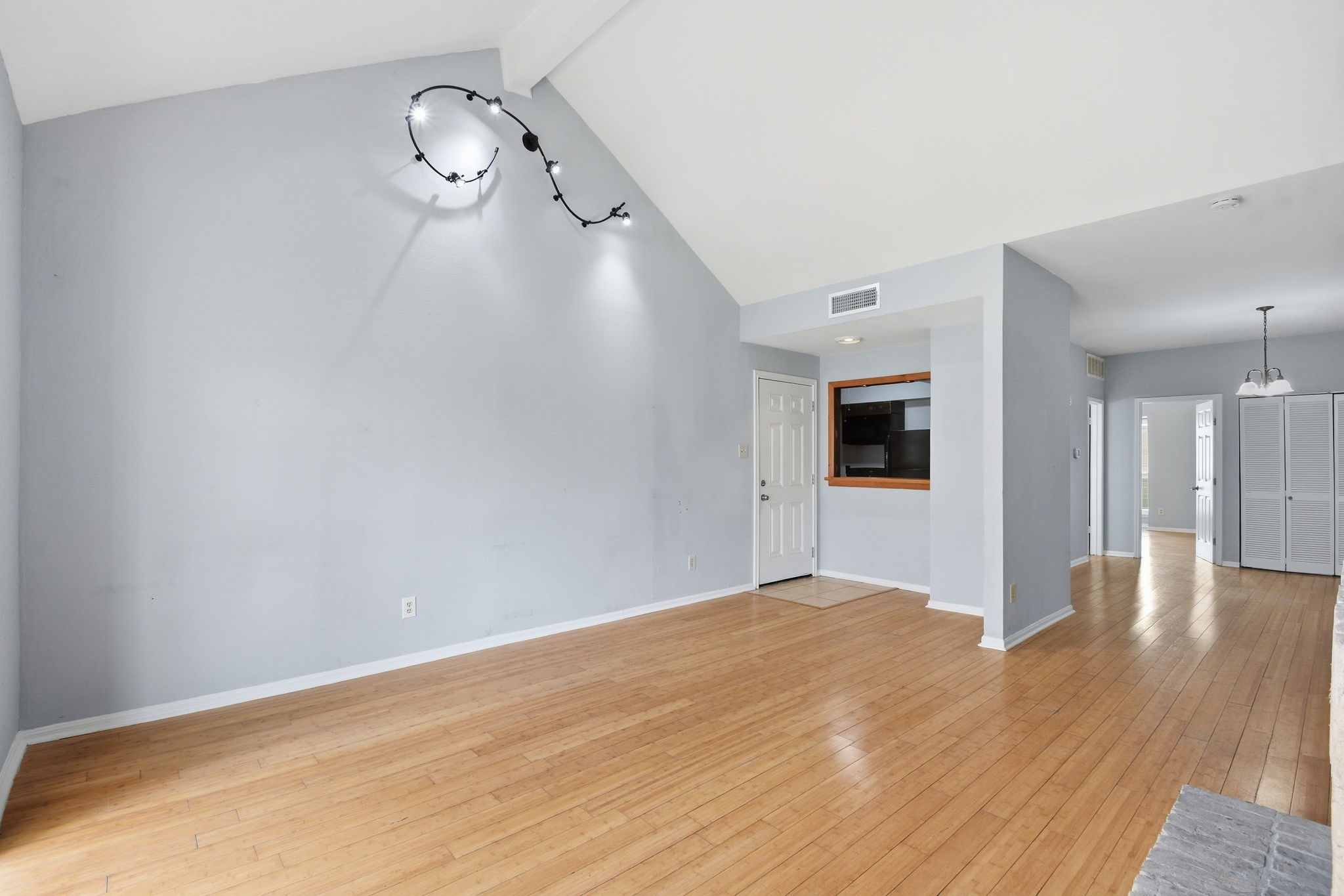 2100 Tanglewilde Street, Unit 576 Houston, TX 77063 - Photo 3 of 28