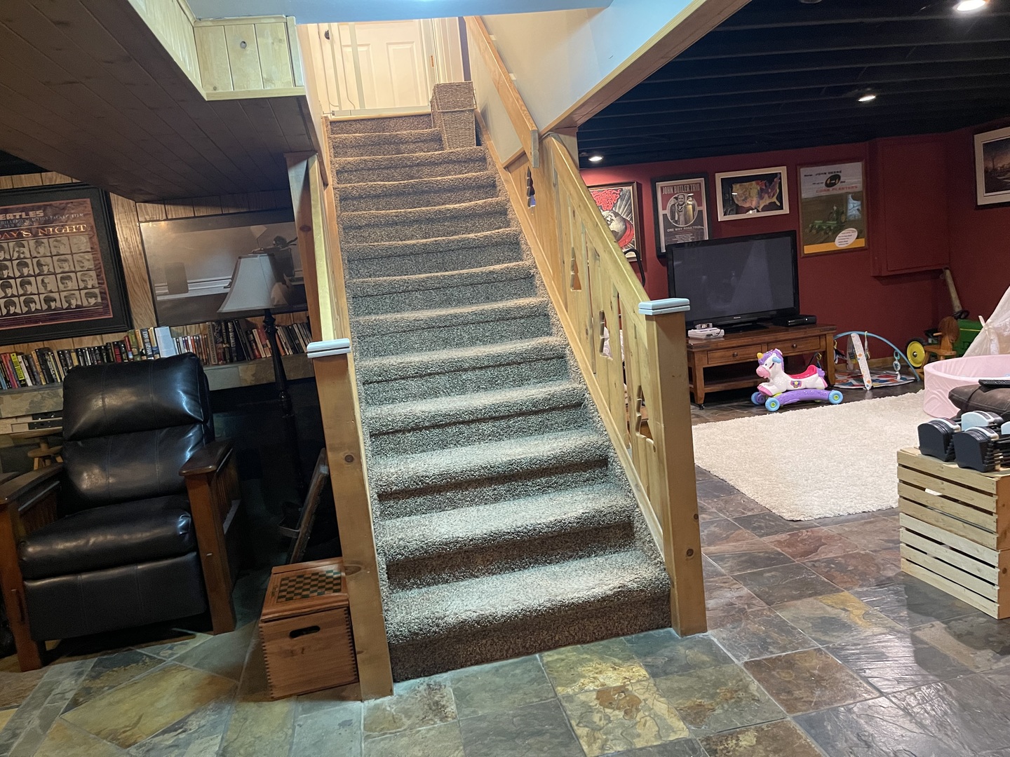811 North 38th Road Mendota, IL 61342 - Photo 21 of 27 a view of entryway and hall