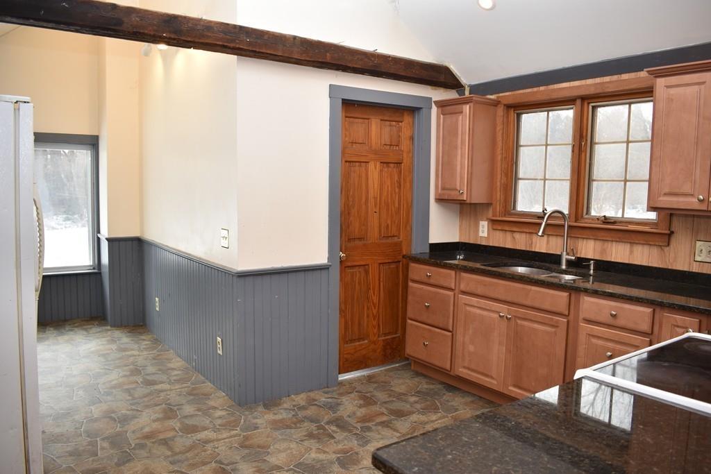 106 Turnpike Road Montague, MA 01376 - Photo 2 of 20 Gallery Image 2