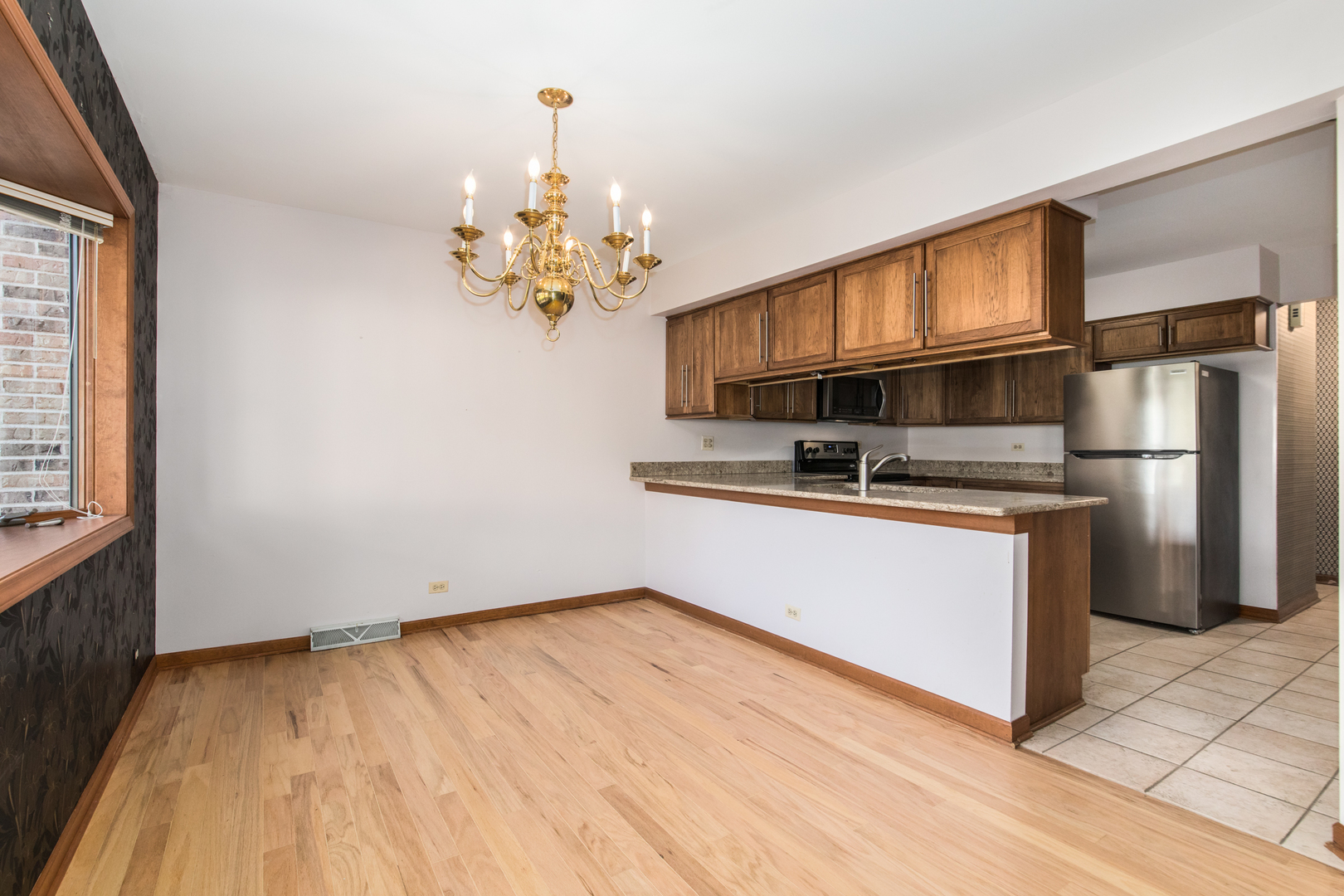 1711 Pebble Beach Court Hoffman Estates, IL 60169 - Photo 11 of 33