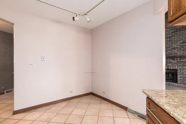 $324,900 | 1711 Pebble Beach Court, Hoffman Estates, IL 60169