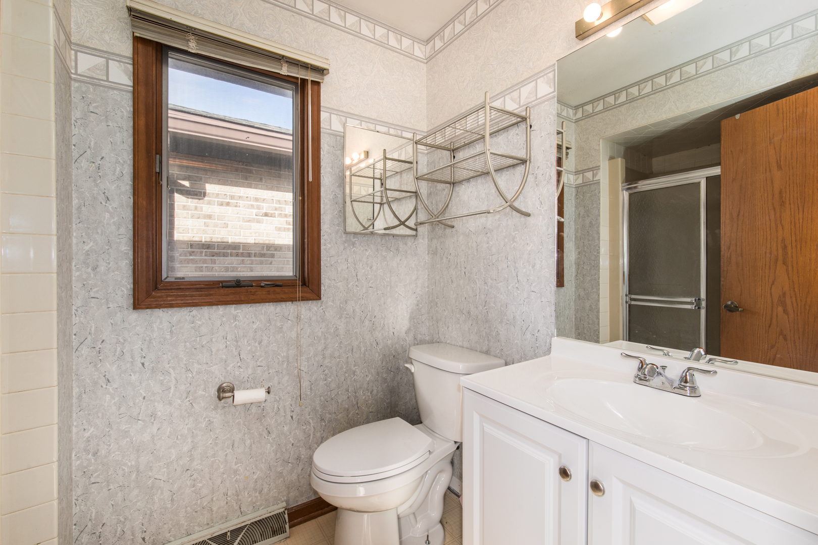 1711 Pebble Beach Court Hoffman Estates, IL 60169 - Photo 23 of 33