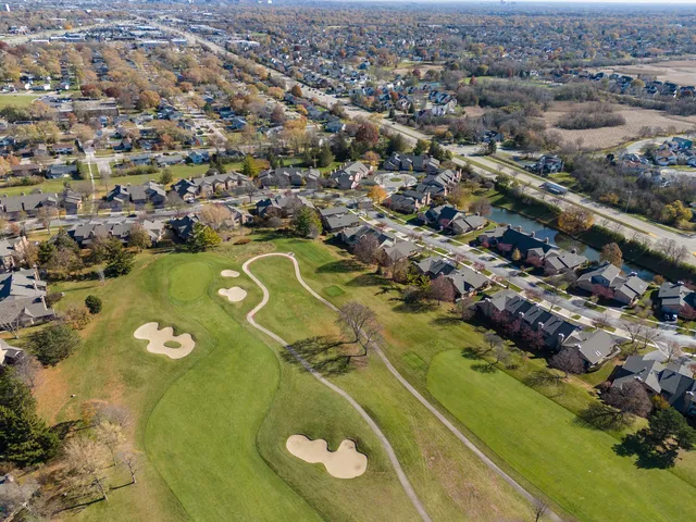 $324,900 | 1711 Pebble Beach Court, Hoffman Estates, IL 60169