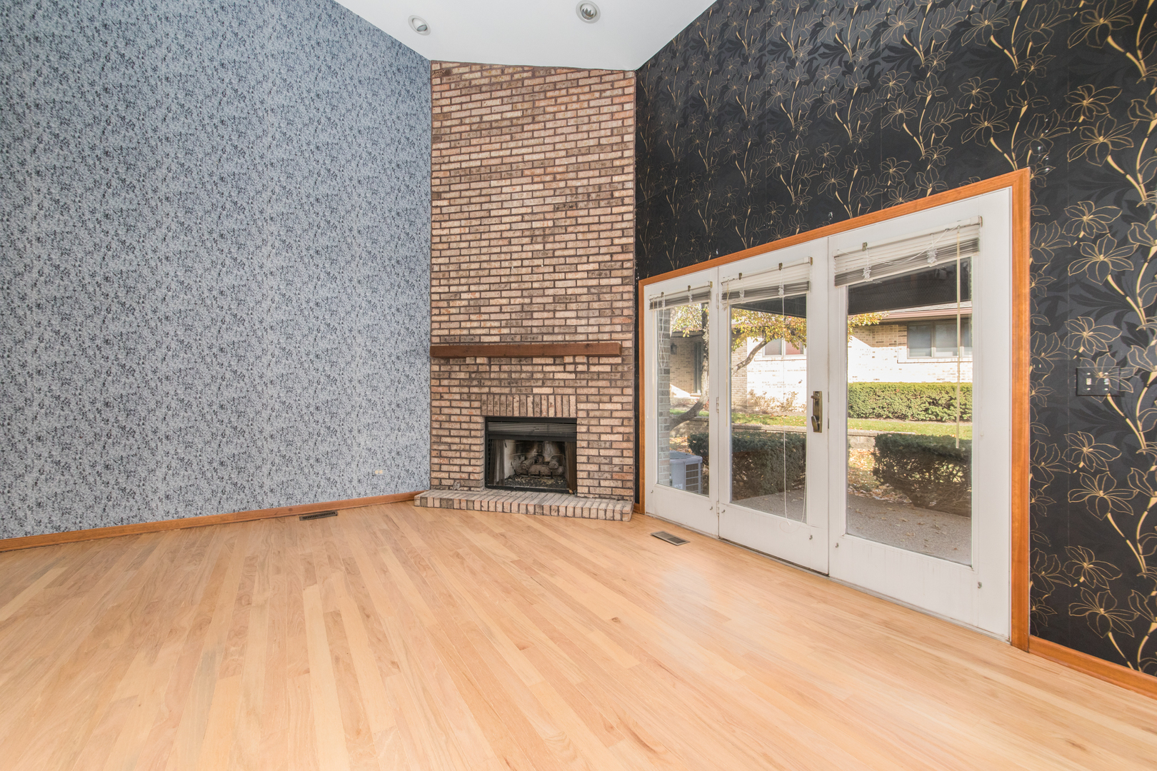 1711 Pebble Beach Court Hoffman Estates, IL 60169 - Photo 9 of 33