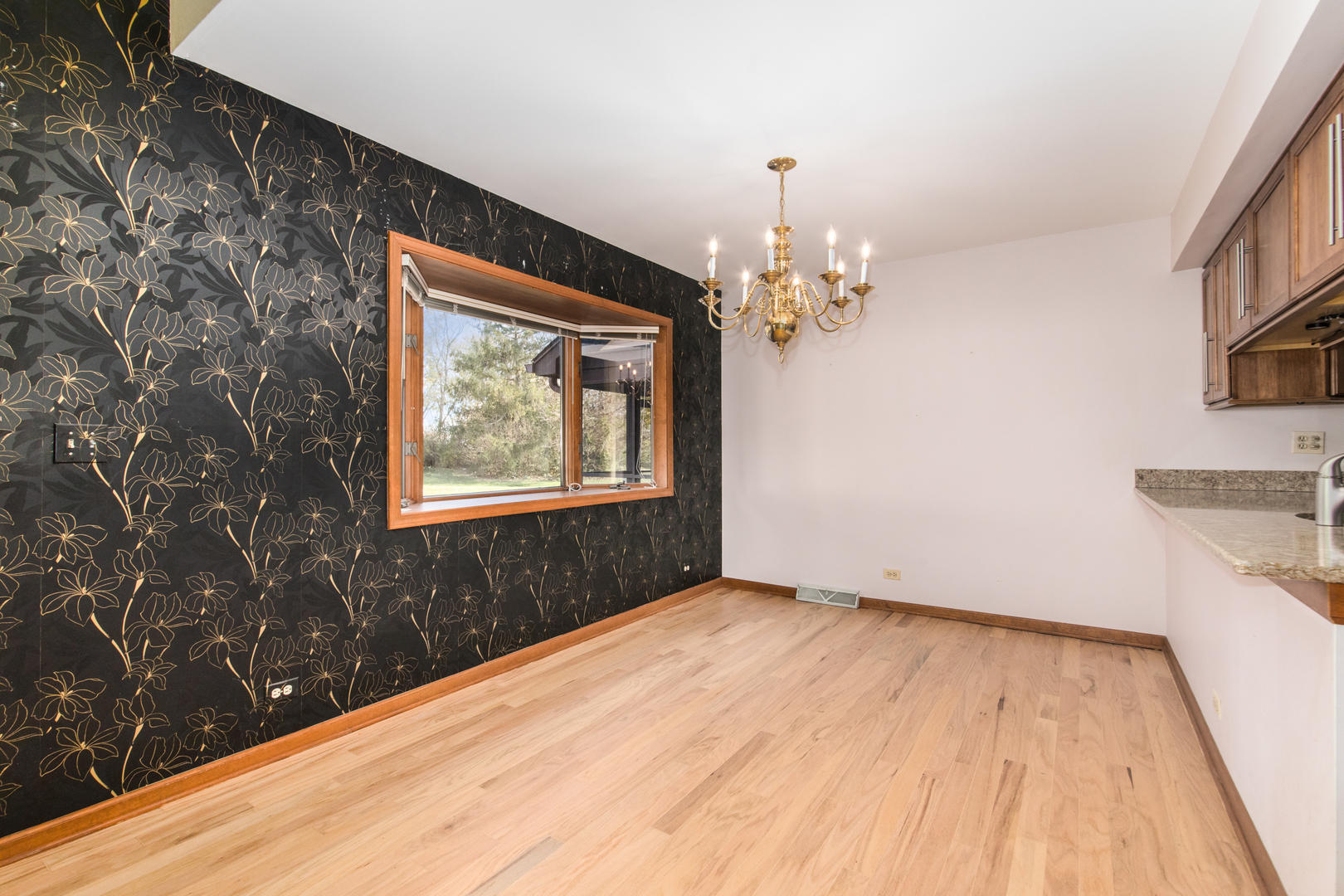 1711 Pebble Beach Court Hoffman Estates, IL 60169 - Photo 10 of 33