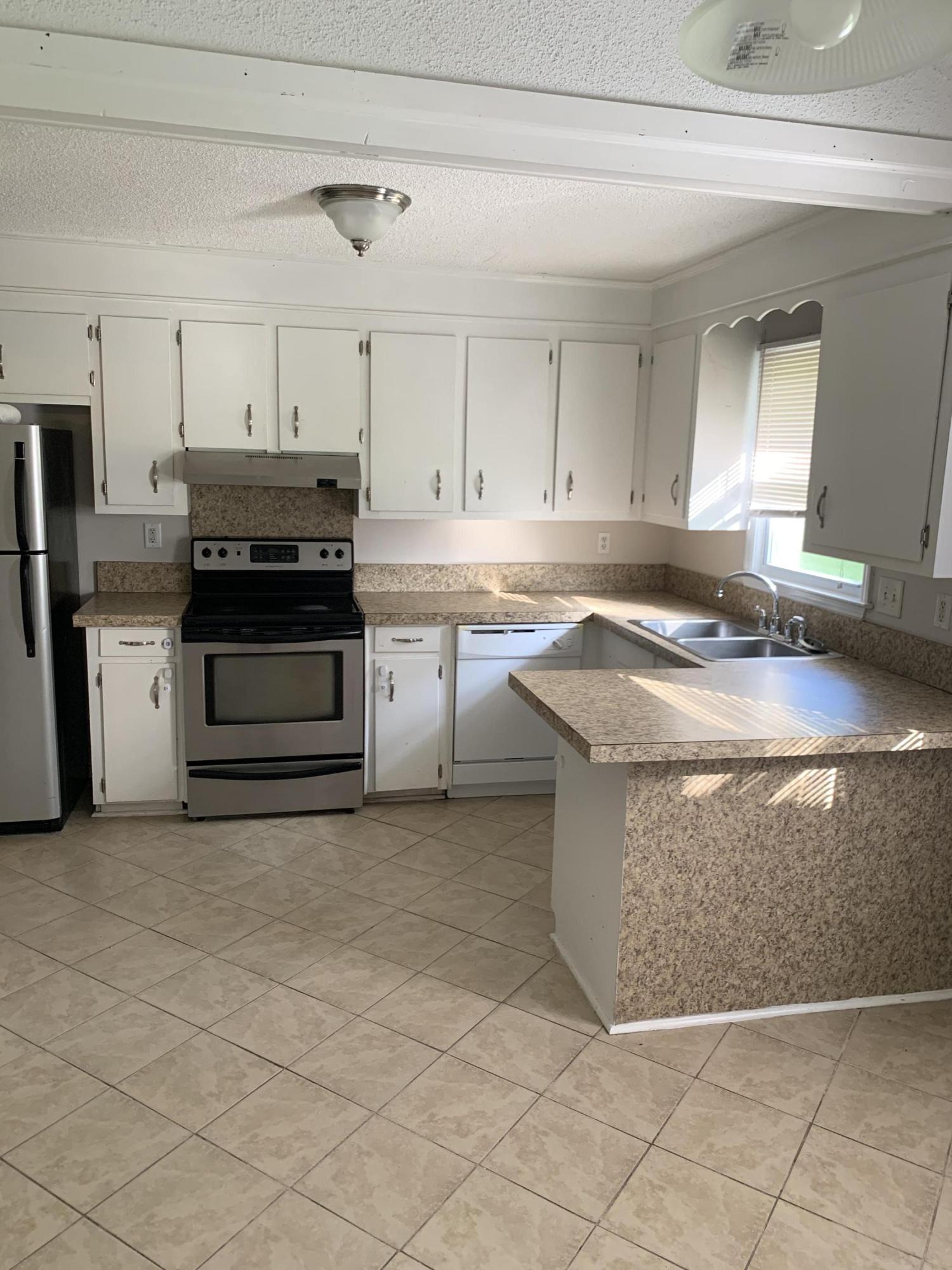 1570 Royle Road Summerville, SC 29486 - Photo 5 of 13 637BccyERYKT0ImECTF0%w