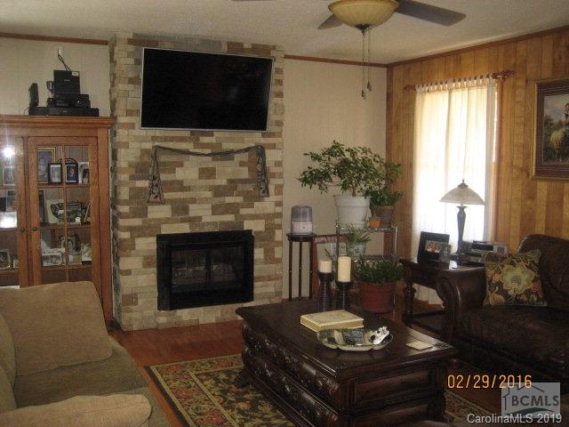 1072 Hidden View Loop Marion, NC 28752 - Photo 2 of 23 Gallery Image 2