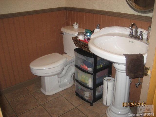 1072 Hidden View Loop Marion, NC 28752 - Photo 12 of 23 Gallery Image 12