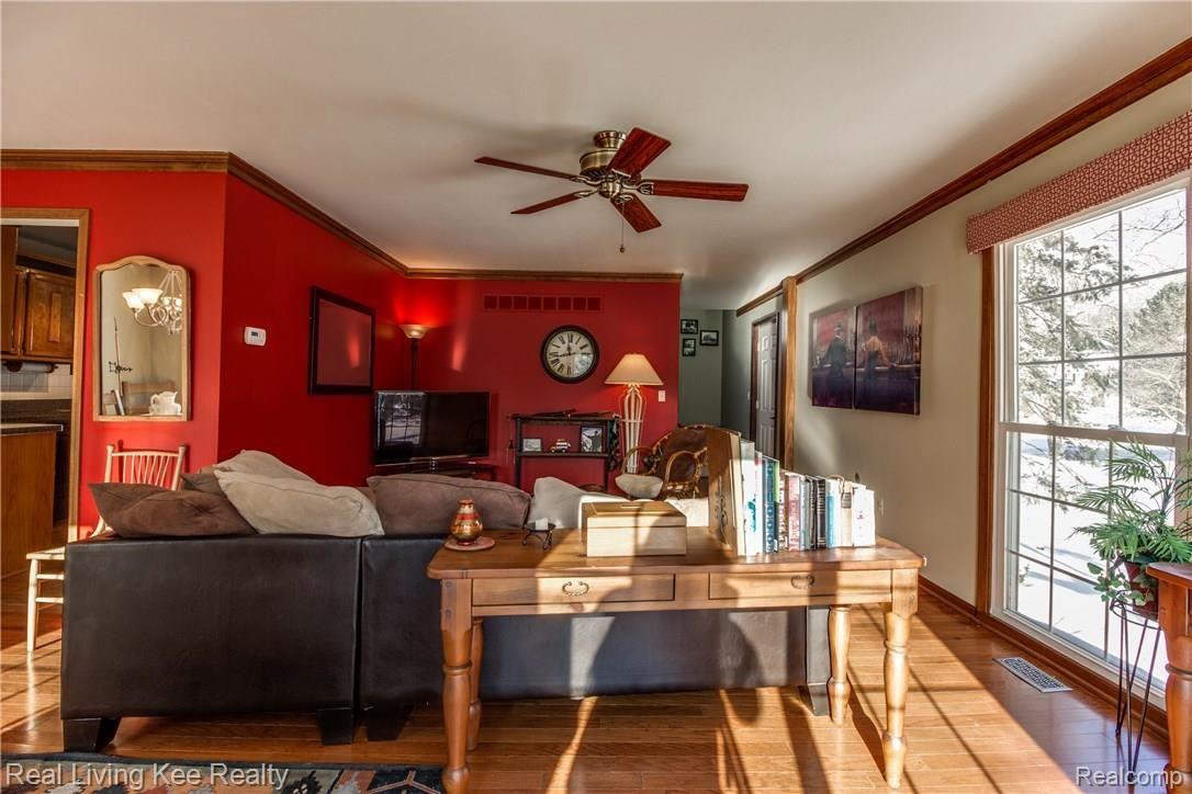 1393 Paddle Wheel Lane Rochester, MI 48306 - Photo 34 of 34 Interiors (4 of 29).jpg
