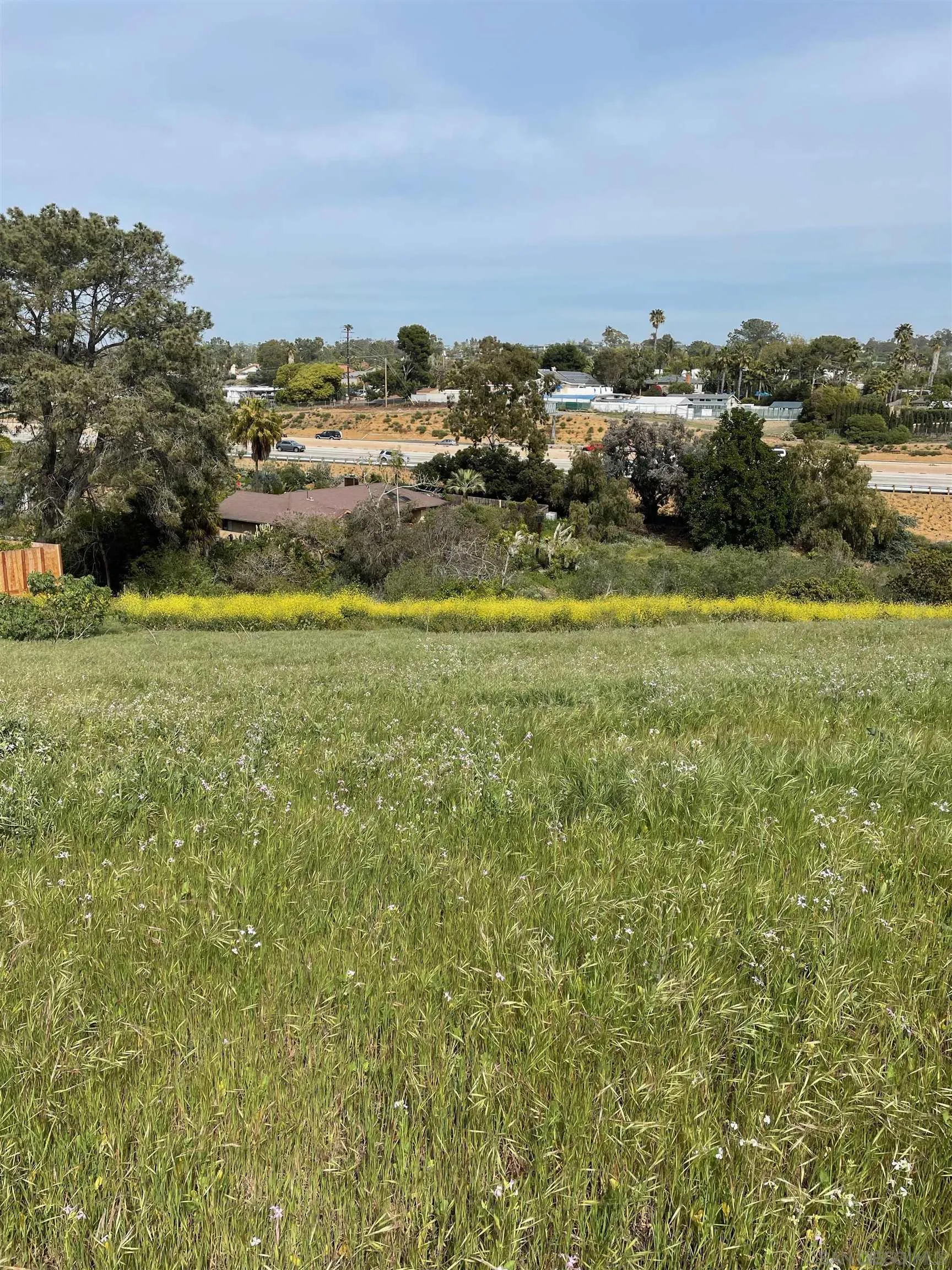 461 Ocean View Avenue, Unit 2 Encinitas, CA 92024 - Photo 18 of 25 a view of a city