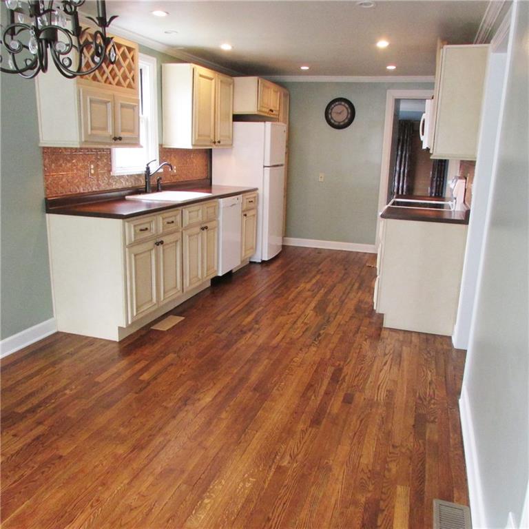 501 Nichols Road Pittsburgh, PA 15237 - Photo 5 of 24 Updated kitchen, new Bosch dishwasher, electric range, cabinets and backsplash