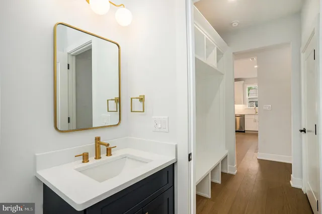 $989,999 | 1 Woodbrook Lane, Plymouth Meeting, PA 19462