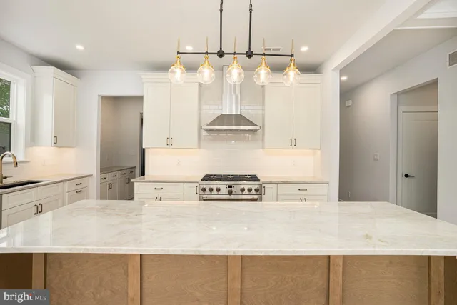 $989,999 | 1 Woodbrook Lane, Plymouth Meeting, PA 19462