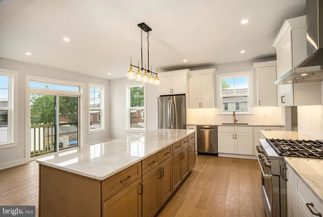 $989,999 | 1 Woodbrook Lane, Plymouth Meeting, PA 19462