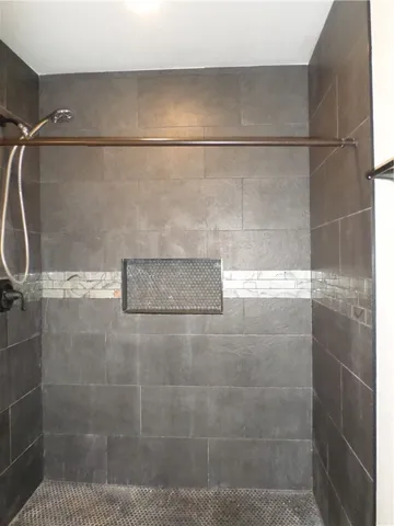 $2,100 | 1006 Dolphin Place, Corpus Christi, TX 78411