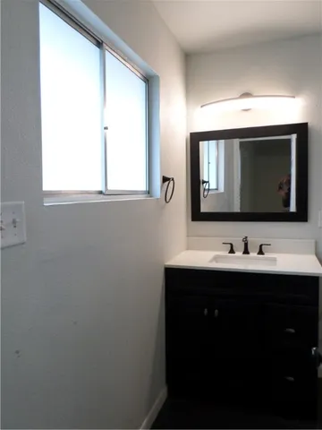 $2,100 | 1006 Dolphin Place, Corpus Christi, TX 78411