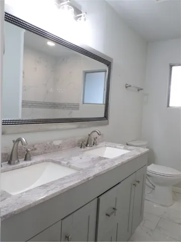 $2,100 | 1006 Dolphin Place, Corpus Christi, TX 78411