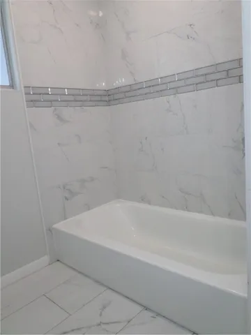 $2,100 | 1006 Dolphin Place, Corpus Christi, TX 78411