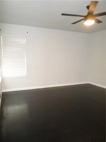 $2,100 | 1006 Dolphin Place, Corpus Christi, TX 78411