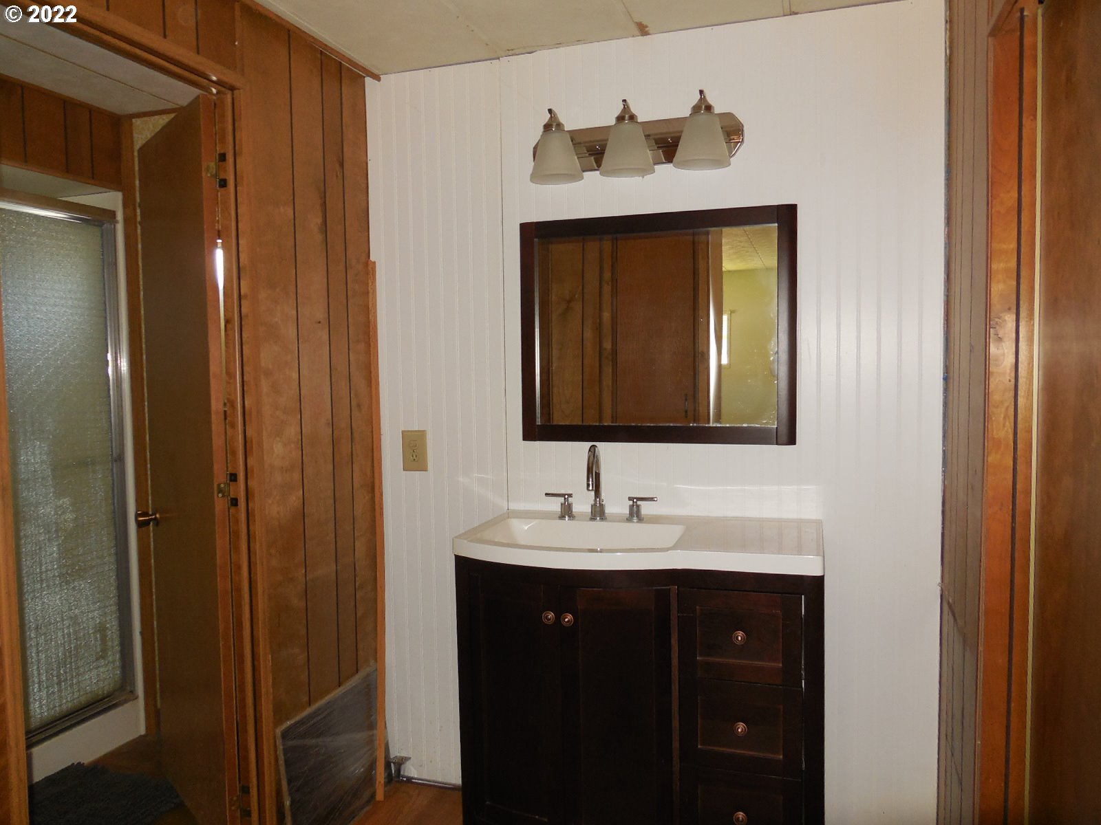 53785 West Crockett Road Milton Freewater, OR 97862 - Photo 14 of 14 a bathroom with a sink and a mirror