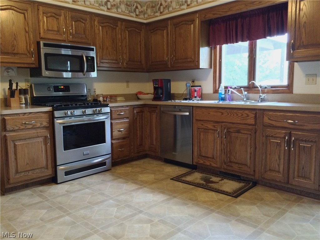 171 Johnson Road Wadsworth, OH 44281 - Photo 5 of 15 Gallery Image 5