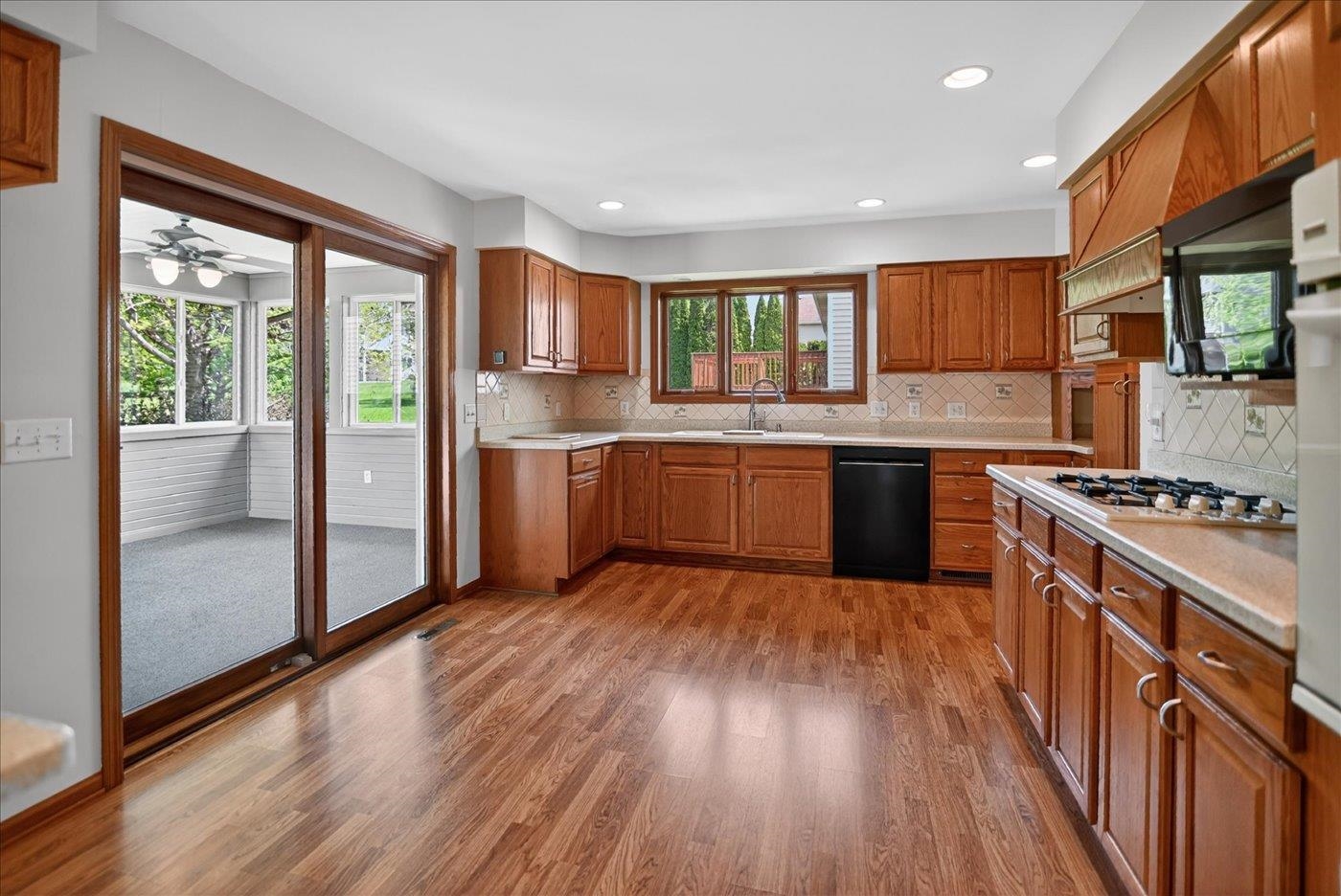 409 Badger Lane Waunakee, WI 53597 - Photo 18 of 51