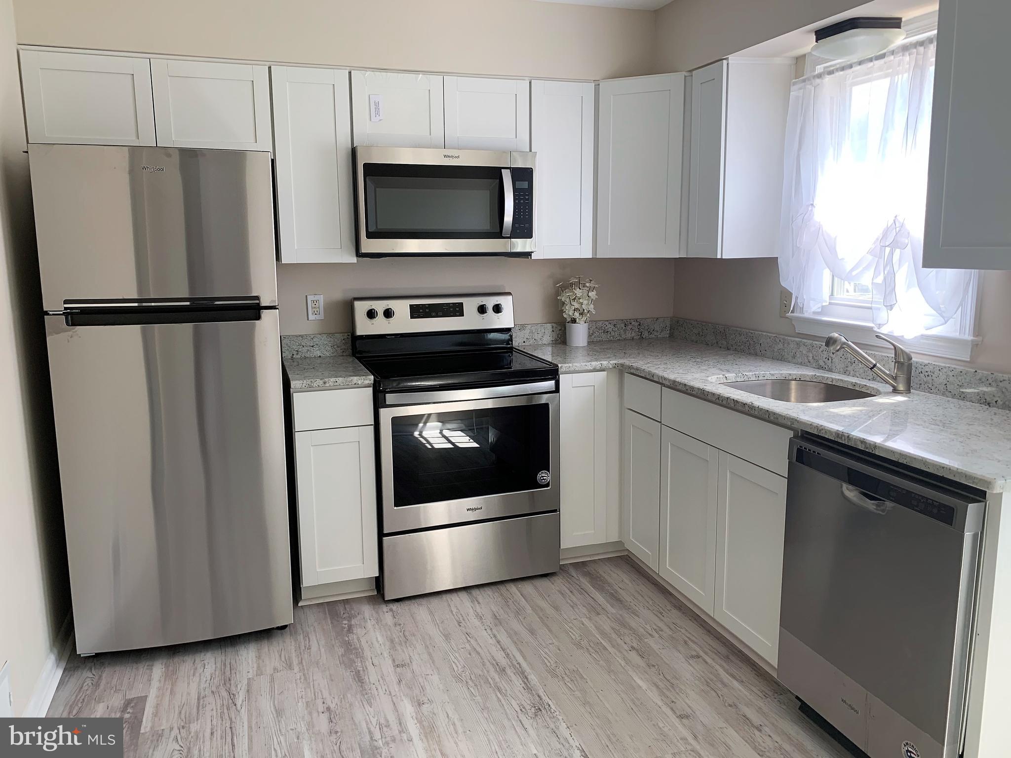 1606 Cambridge Road Edgewater, MD 21037 - Photo 12 of 32