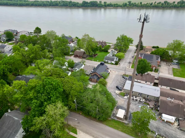 $250,000 | West Jennings Street, Newburgh, IN 47630
