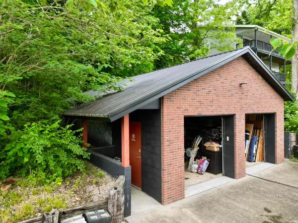 $250,000 | West Jennings Street, Newburgh, IN 47630