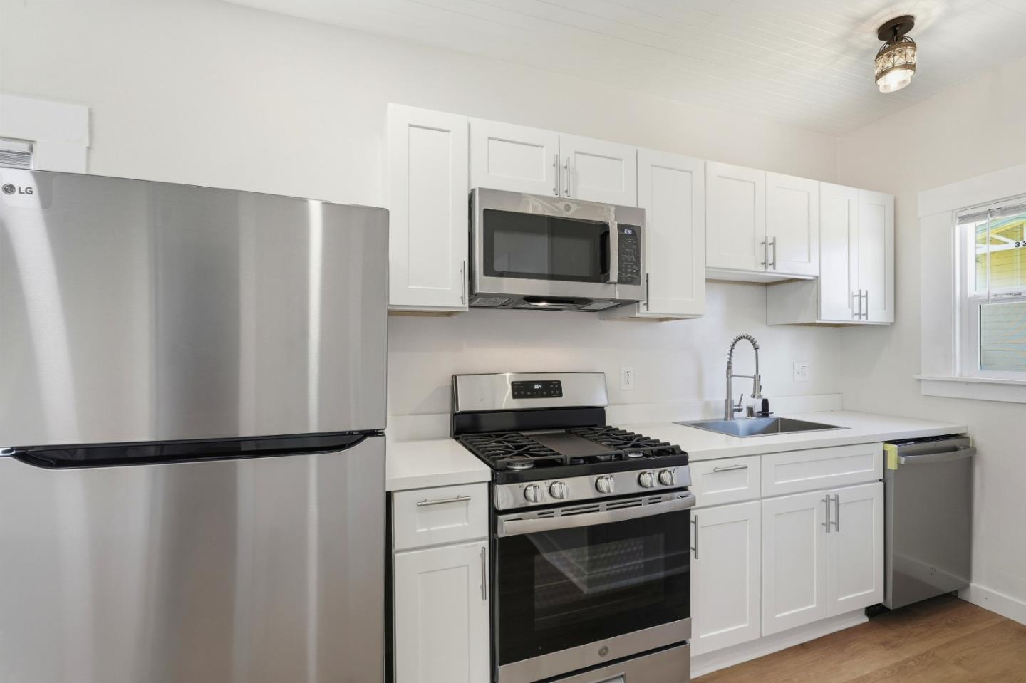 338 Garretson Avenue Rodeo, CA 94572 - Photo 11 of 27