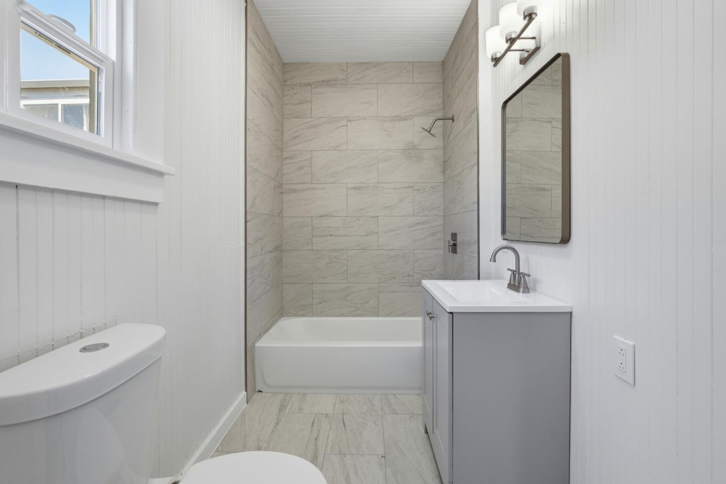 338 Garretson Avenue Rodeo, CA 94572 - Photo 13 of 27