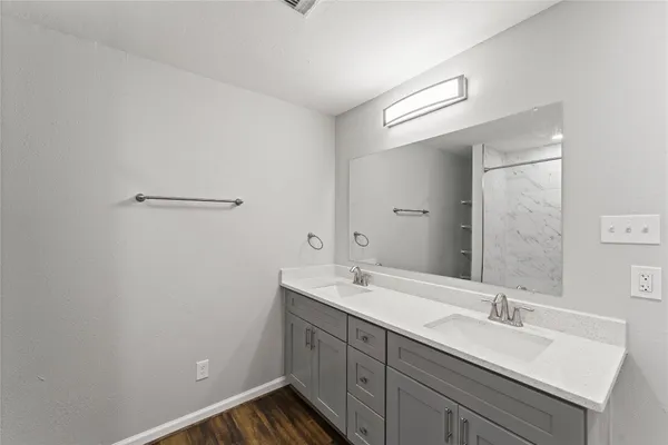 $2,450 | 4826 Brooklawn Drive, Houston, TX 77066