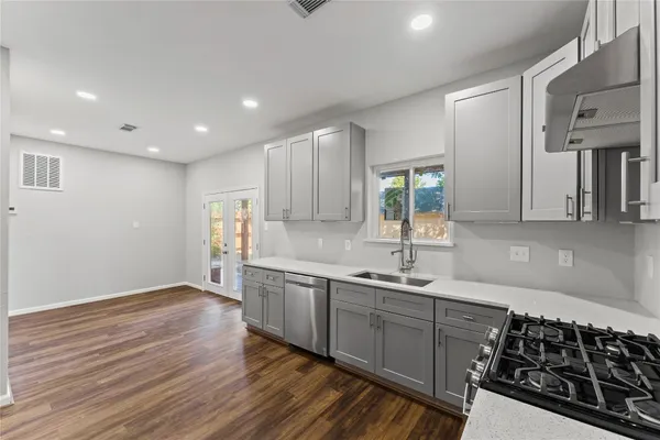 $2,450 | 4826 Brooklawn Drive, Houston, TX 77066