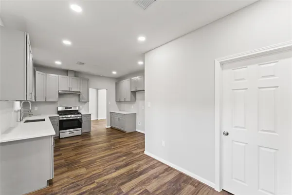 $2,550 | 4826 Brooklawn Drive, Houston, TX 77066