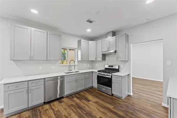 $2,550 | 4826 Brooklawn Drive, Houston, TX 77066